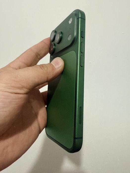 Продам iPhone 17 про 256 99%