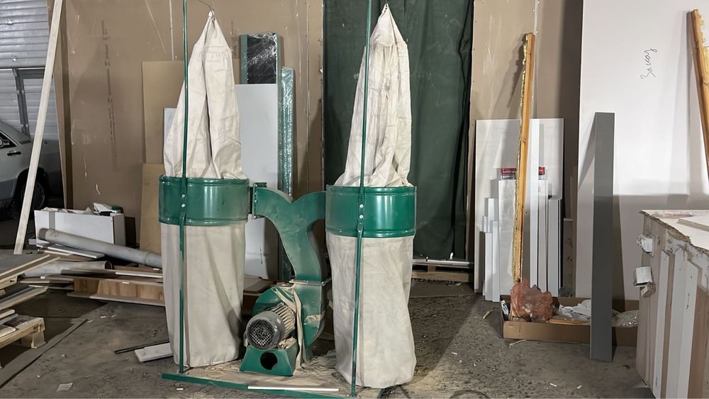 станок распиловочный и машина