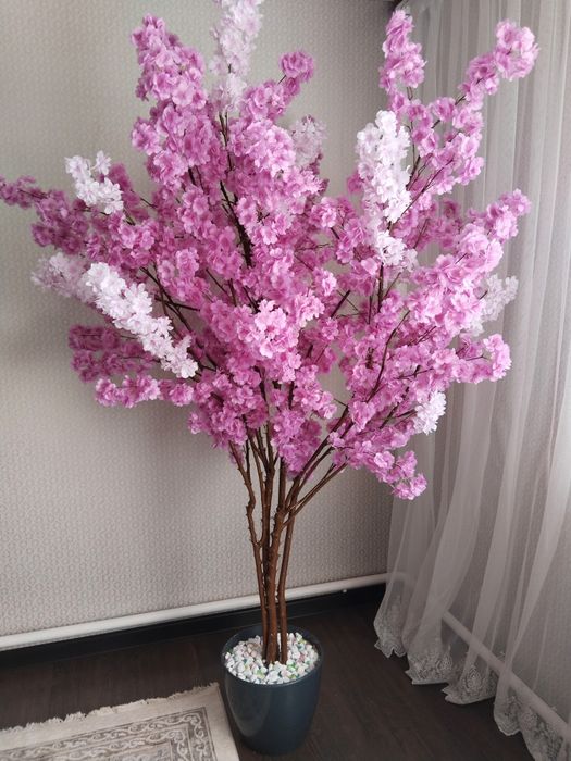 Дерево сакуры искусственной
