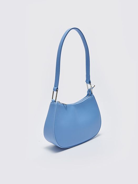 Нова дамска чанта багета за рамо нежно светло синя