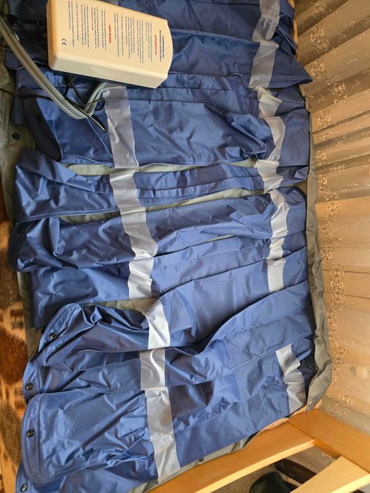 Болнично легло с помпа и декубитален матрак швейцарско Embru