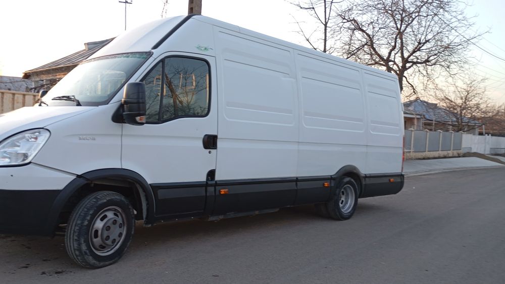 Iveco Daily 35C18 Dubă anul 2010 Italia
