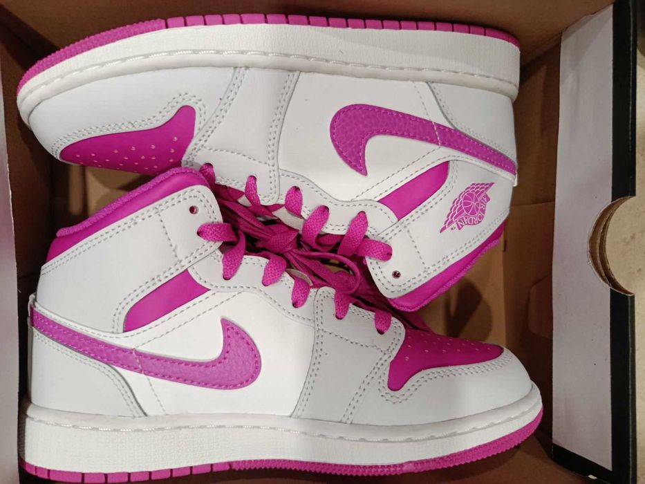 Nike - Air Jordan 1 Mid номер 35.5 дамски бели Оригинал Код 7011