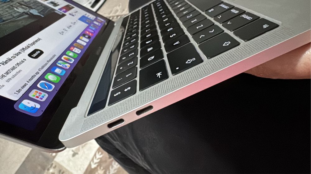 Macbook pro 13 inch TouchBar * model 2016 * 256GB Memorie