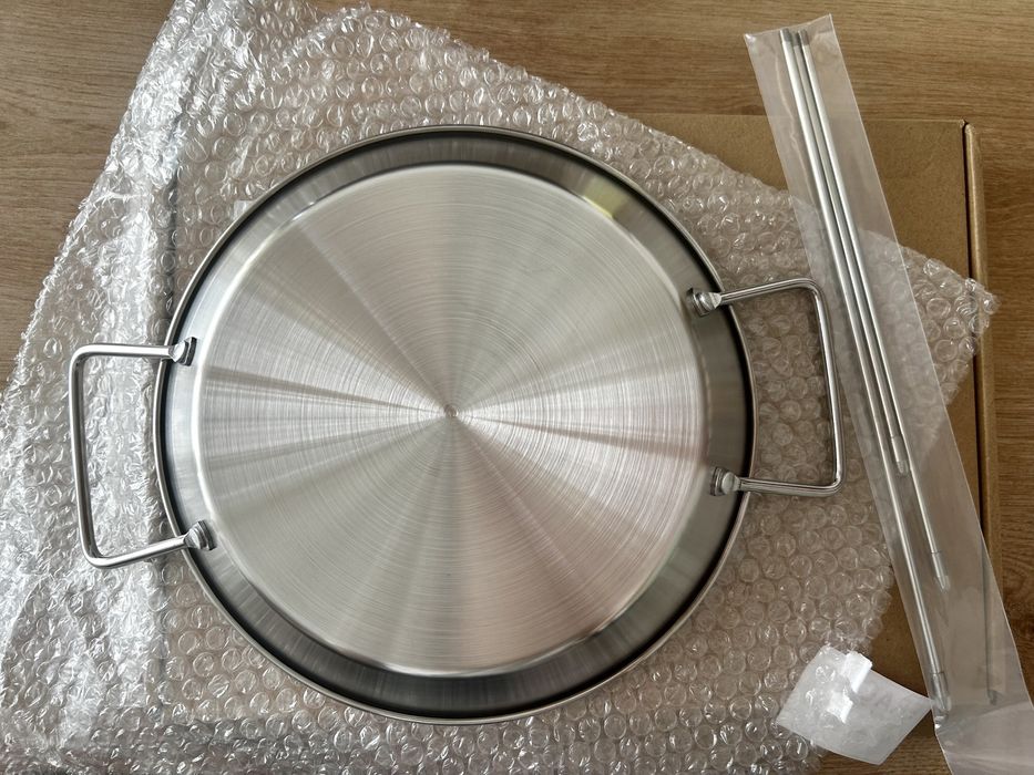 Издръжлив тиган за печене на дюнер месо, за цяло пиле, със стойки