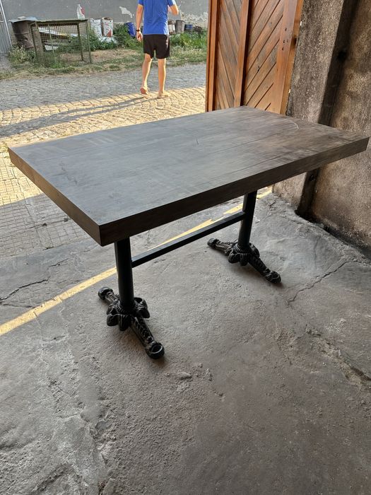 Холна маса нова с метални крака