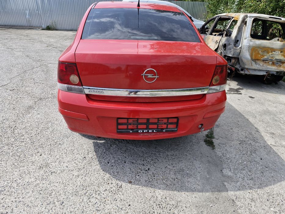 Capota portbagaj Opel Astra H - berlina (sedan)