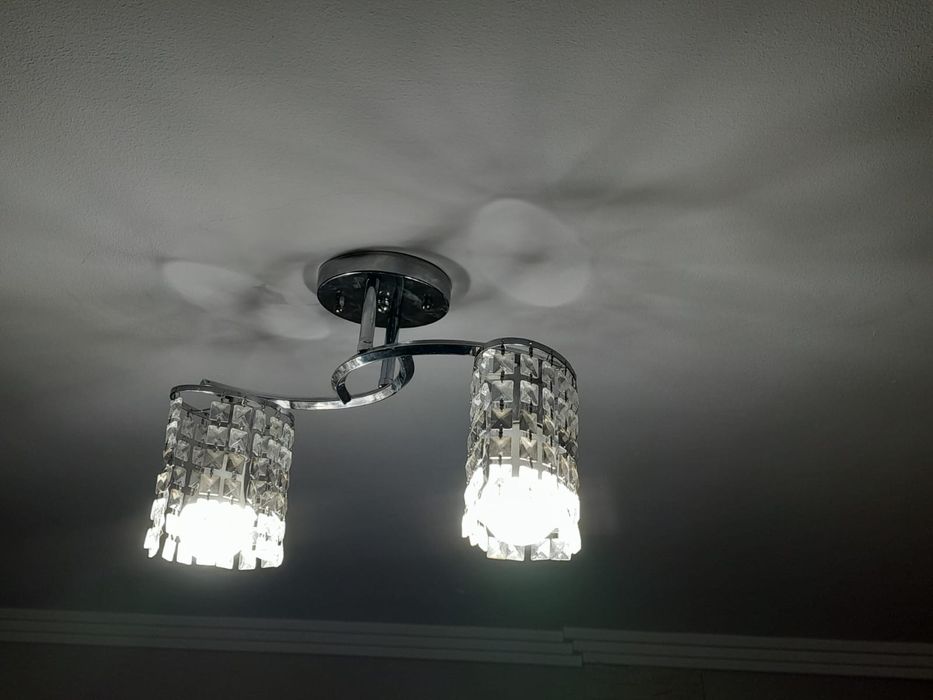 Люстры  продам недорого