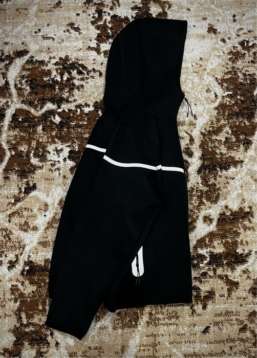 Продам Nike Tech Fleece Windrunner