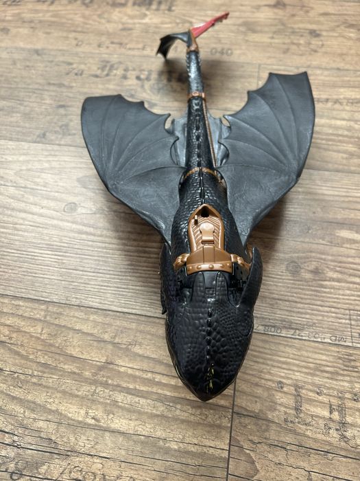 Огнедишащ Беззъб