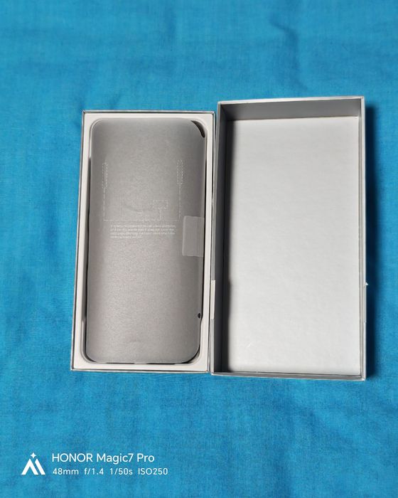 Чисто нов Honor Megic 8 Pro  12/512.gb.Валидна гаранция 24 месеца -А1.