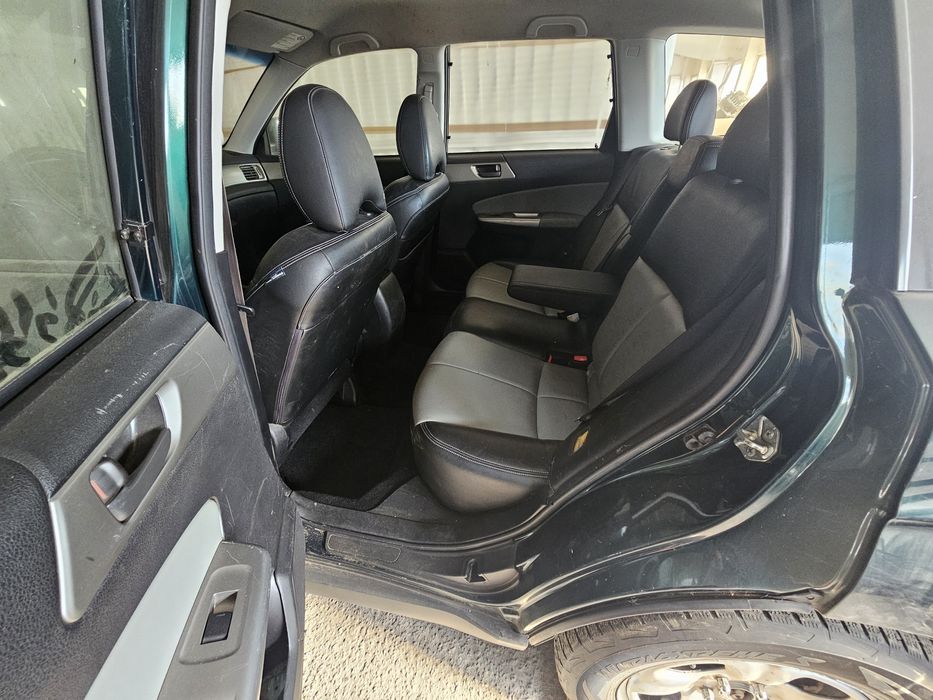 Vand Subaru Forester Boxer 2010 ,2.0 diesel  , motor defect , Germania