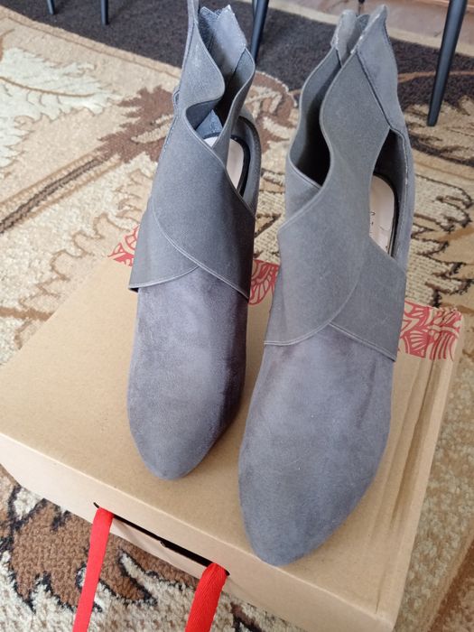 Продам ботильоны.