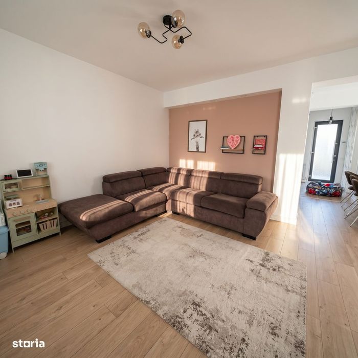 Duplex cu 4 camere, stil mediteranean. Complet mobilat/utilat