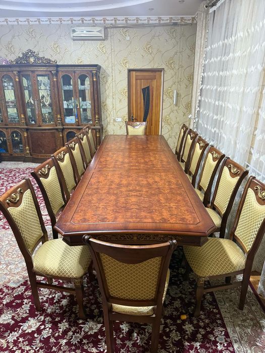 Срочно продаётся стол стулья для 14 человек