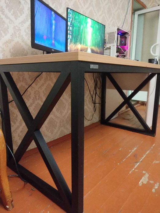 Стол 135×70, металлический каркас, крепкий (под ПК/офис)