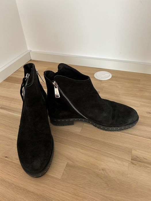 Ghete piele intoarsa