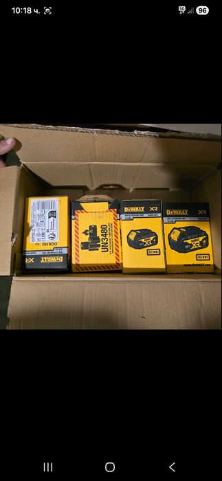 Батерия Девалт Dewalt 4 AH. Чисто Нова!