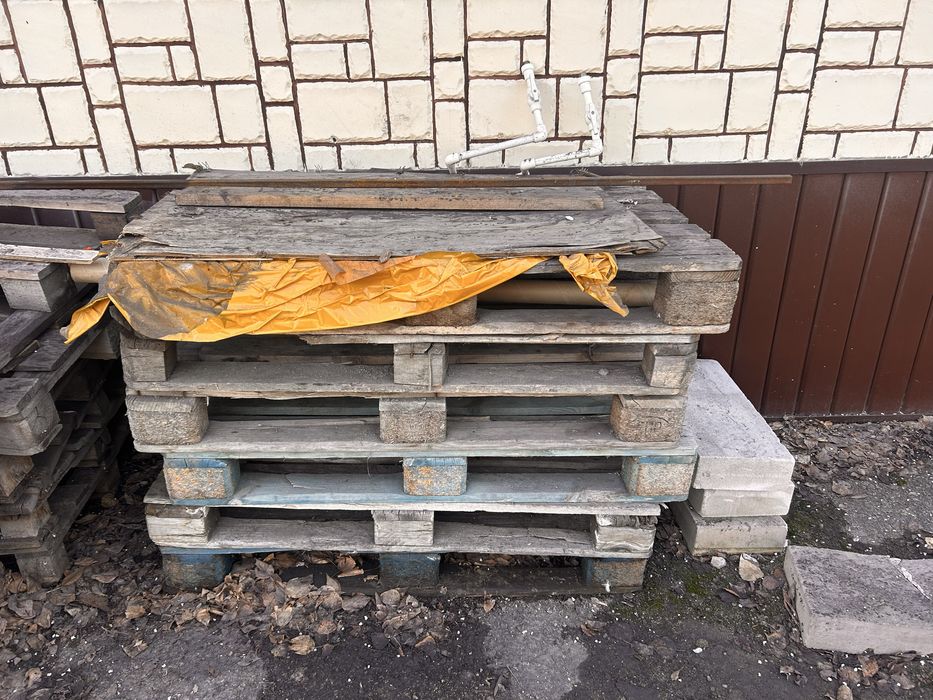 Продам поддоны в хорошем состоянии