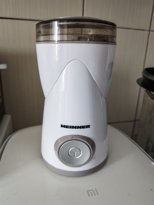 Espressor Breville cu sistem automat  de lapte + Râșniță Heinner