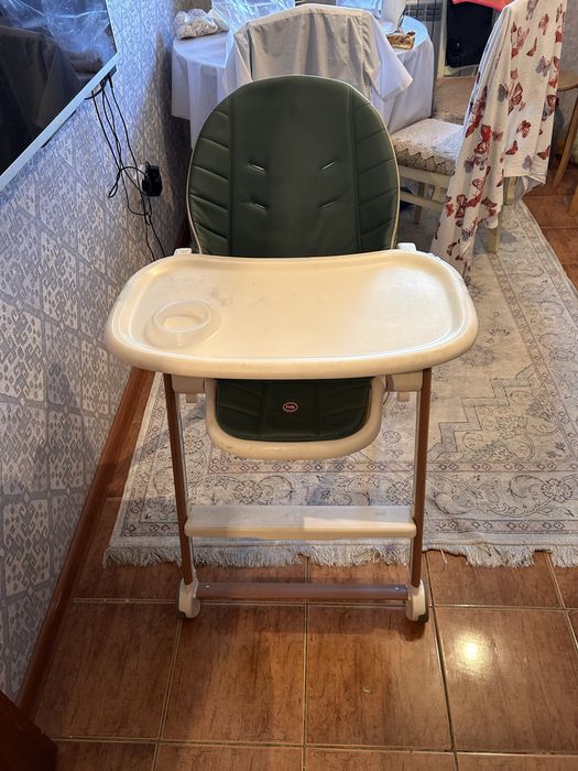 Детский стульчик для кормления