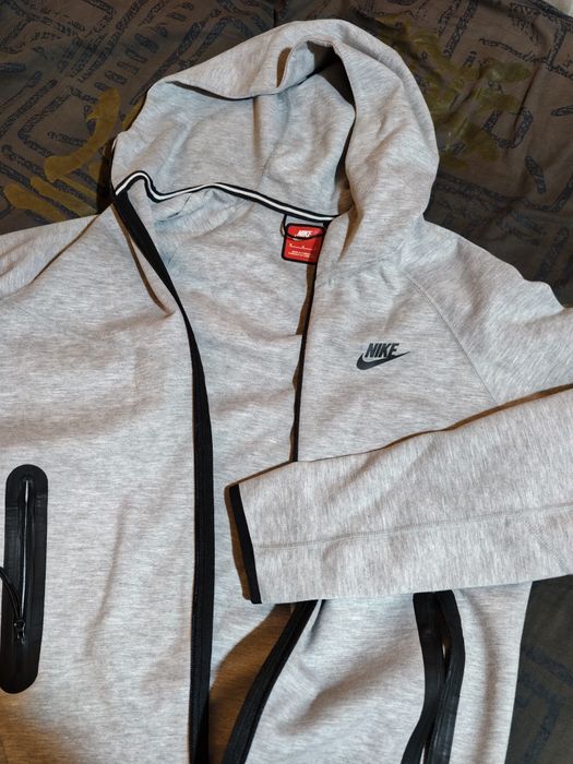 Nike tech fleece, М- като ново