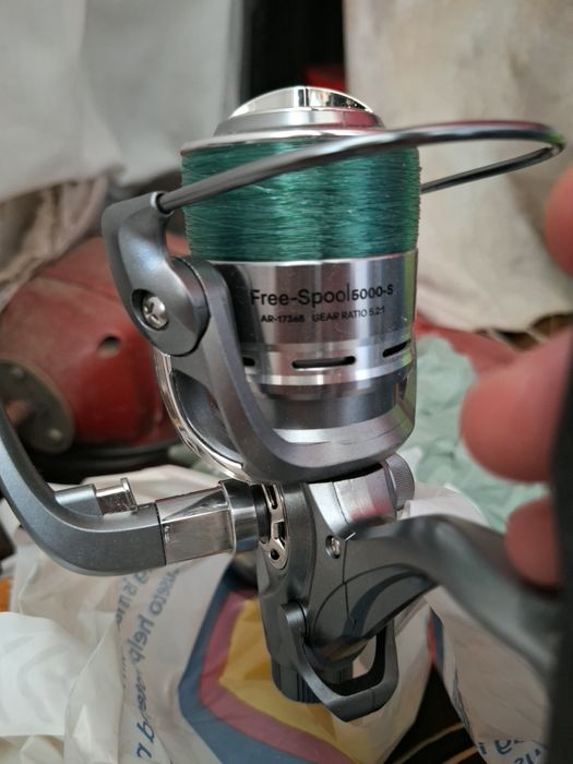 Lansetă telescopică + mulinetă Free-Spool 5000-S – gata de pescuit