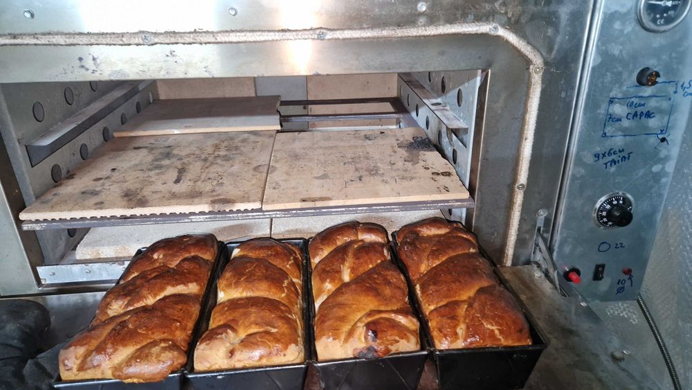 Aragaz Profesional 4 Ochiu cu Cuptor pe Gaz 80×80 Cozonaci Paine Pizza