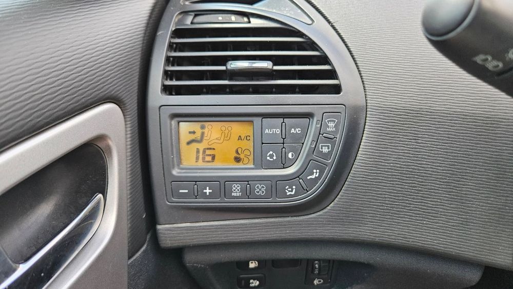 Citroen C4 an 2011 diesel motor 2.0 150cp gri