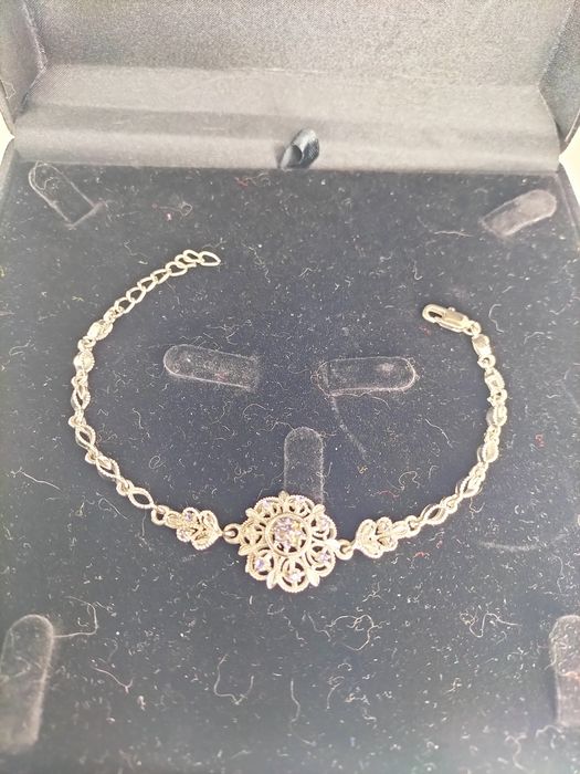 Кушум-  зирак, браслет Tiffany&Co брендидан, комплект зирак ва узук