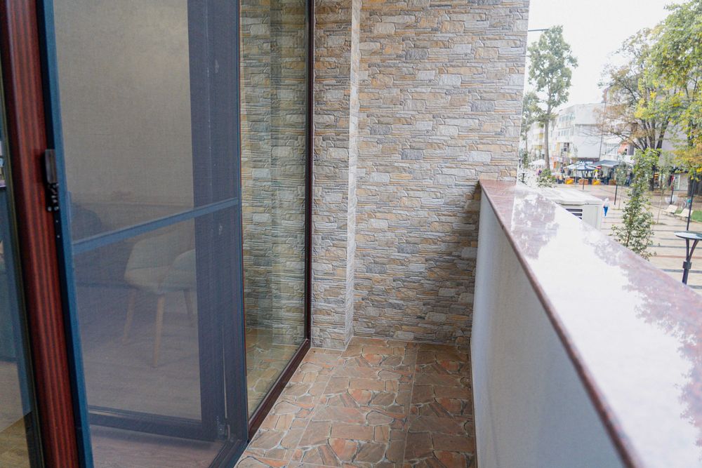 Дава се под наем Тристаен апартамент в Добрич, Център - 57 кв.м за 408 € - Снимка #16