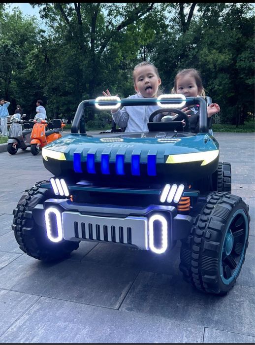 Детская машина электромобиль