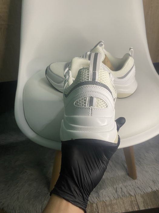 Dior B22 “ White “