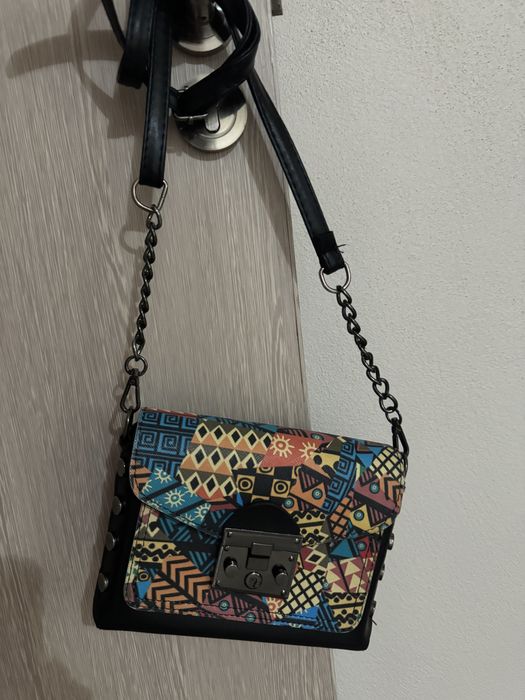 Цветни дамски чанти