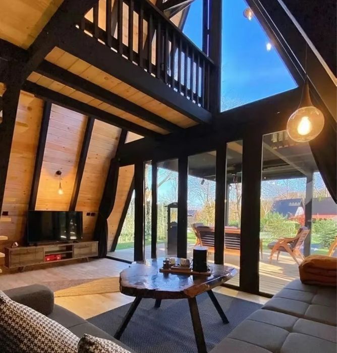 Vand cabane turistice si de vacanta la super pret