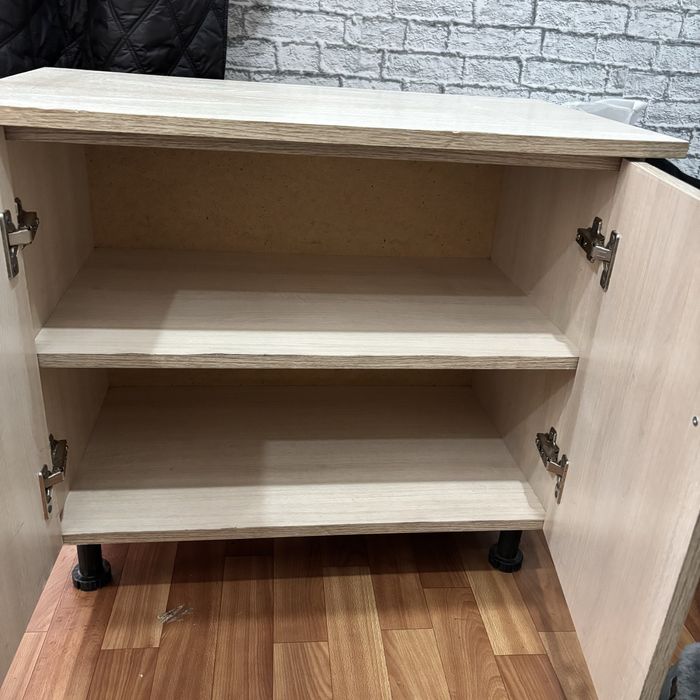 Продам вешалку и шкафчик под обувь