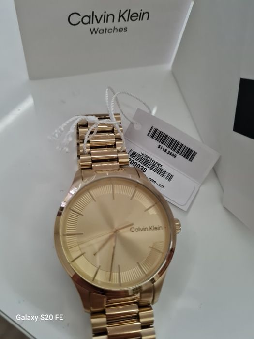 Златист часовник Calvin Klein