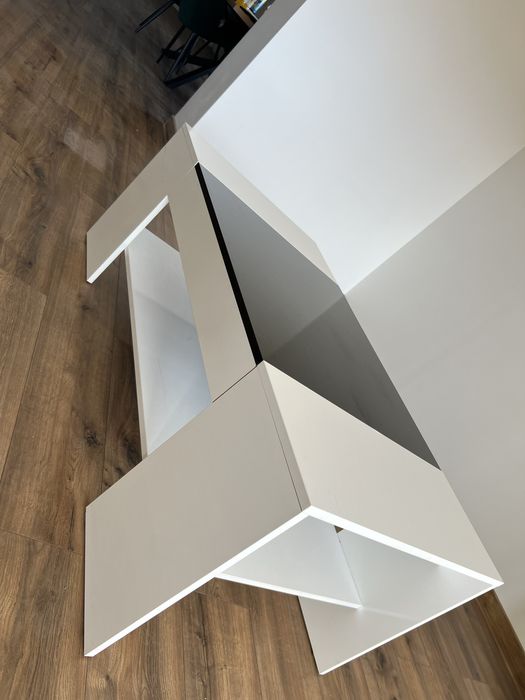 Холна маса ниска черно бяла