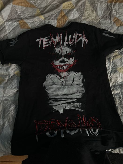 Продавам Luda тениска