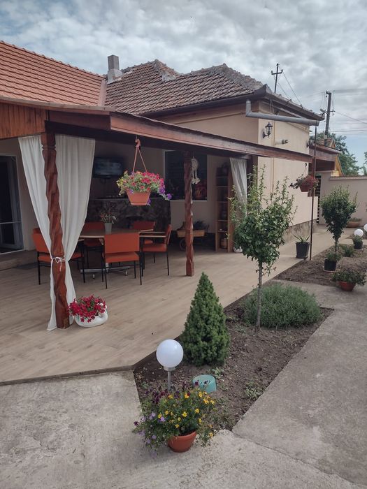 Vând Casă în Curtici