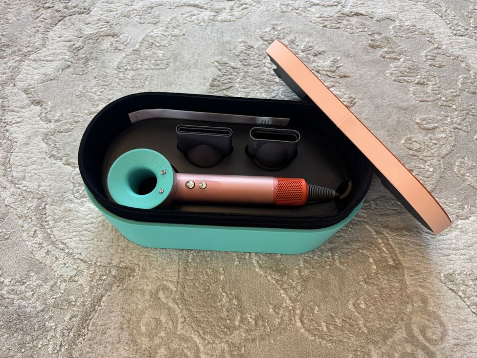 Uscator Dyson Supersonic HD15 cu cutie Travel