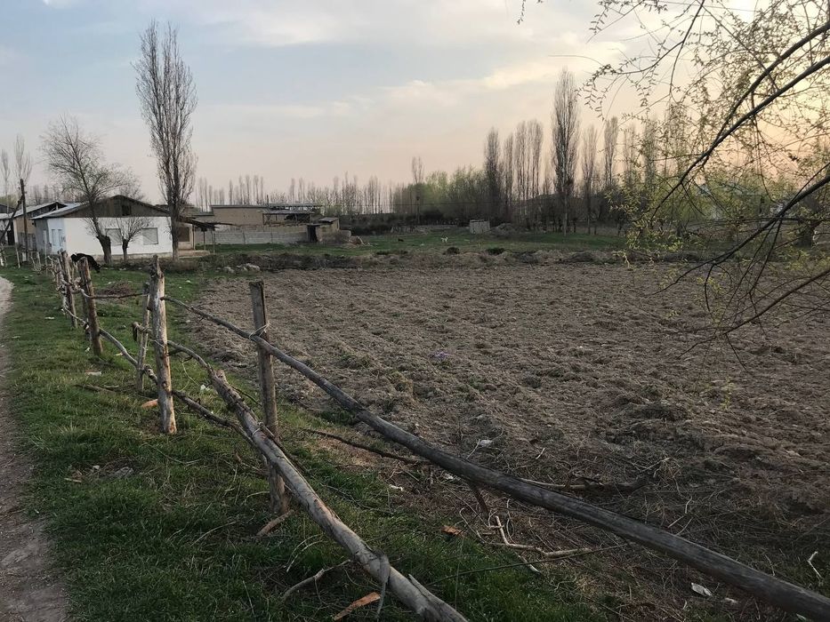 Зудлик билан уй сотилади