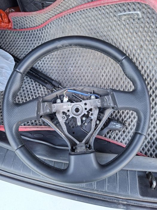 Продам руль, субару аутбек 2005г