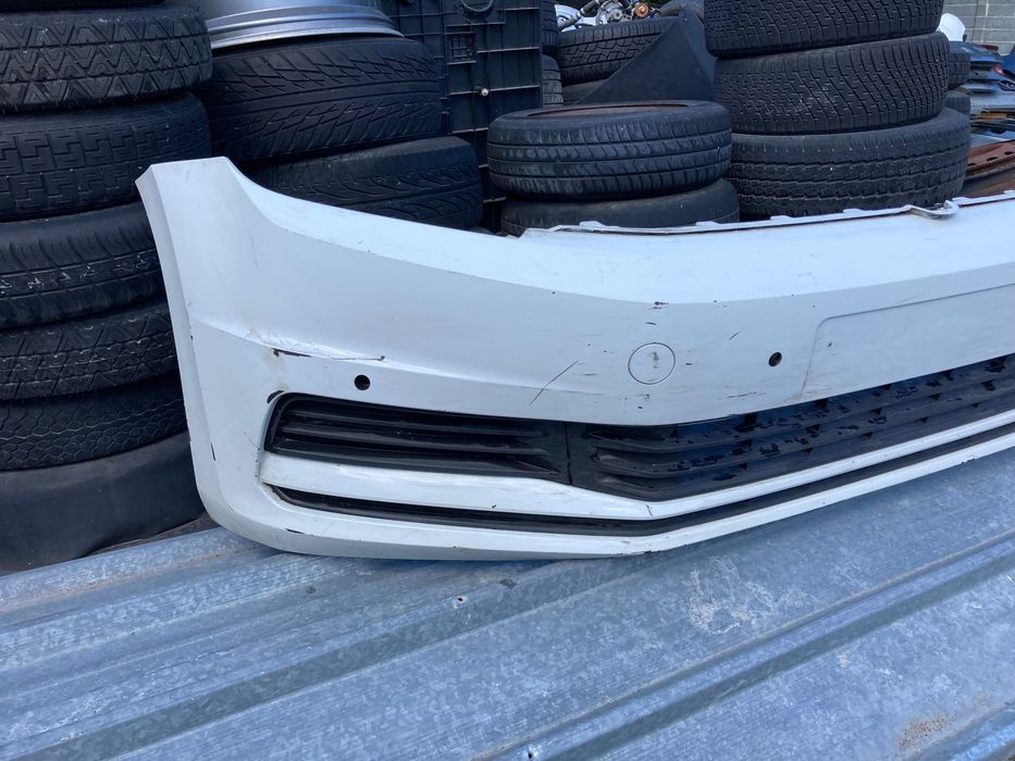 Предна броня за Vw Touran. Тауран. 2015-  Оригинална.