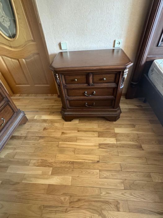 Продам спальный гарнитур