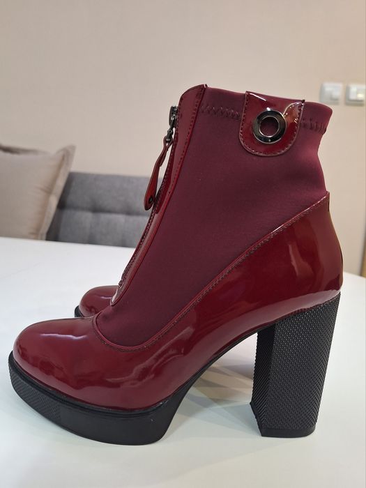 Червени боти на висок ток 36