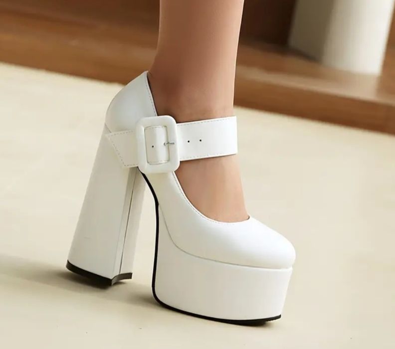 Бели обувки. Официални !