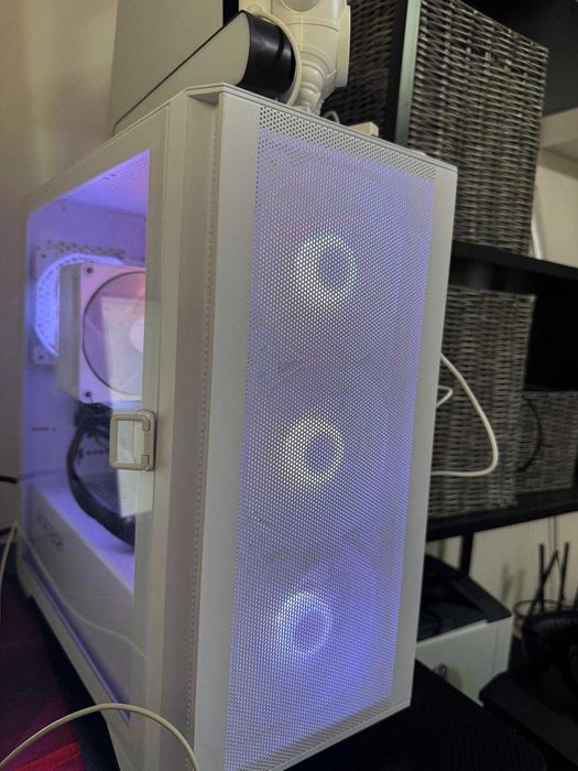 Геймърски MONTECH Custom BUILD PC Бял 4060 TI - Intel core i5 13600kf