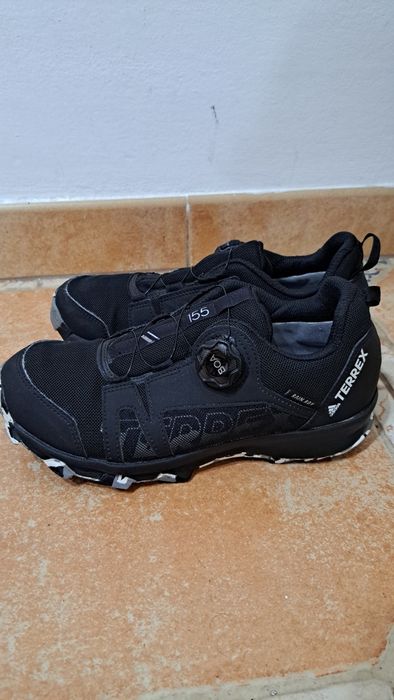 Adidas Terrex masura 37,5. Negri