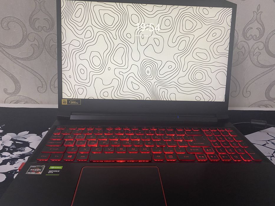 Продаю ноутбук игравой acer в идеальном состояние